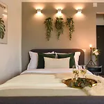 Read All About It - Stylish Central Studio